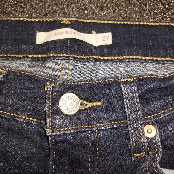 Sold - Picture 3 of 6